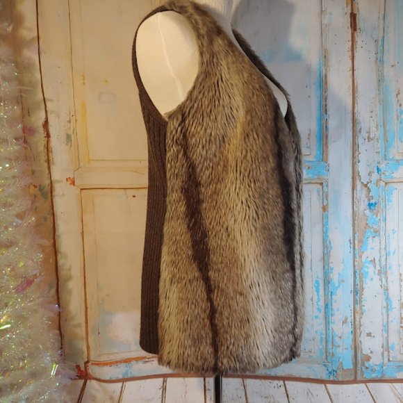JJ Basics faux fur sleeveless  sweater vest /size M / shades of brown - Picture 4 of 7